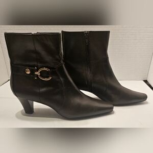 Anne Klein Espresso Brown Pointed Toe Side Zip Ankle Booties w Leather Upper.
